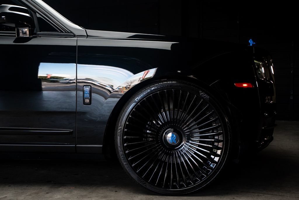 Used 2022 Rolls-Royce Cullinan w/ Cullinan Package AWD/4WD image 12