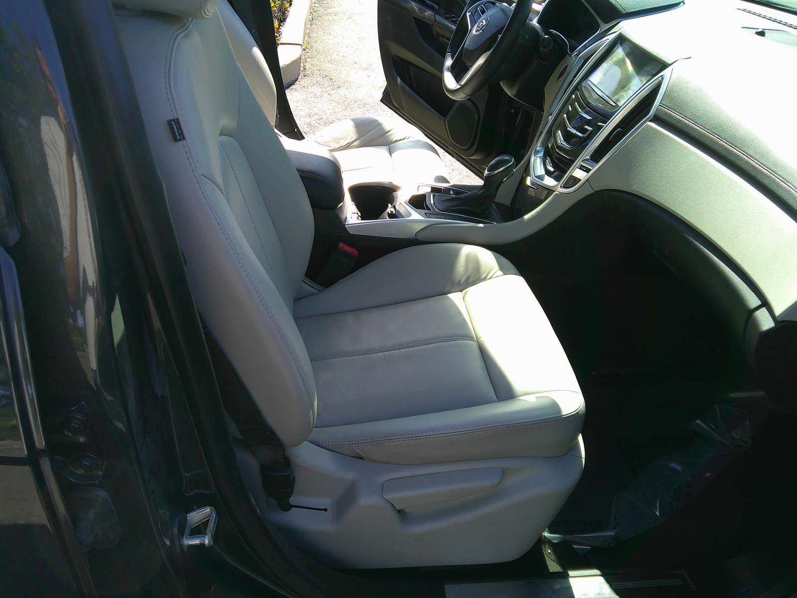 Used 2014 Cadillac SRX FWD image 9