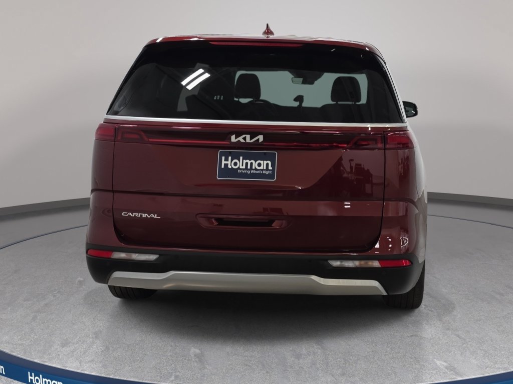 Used 2024 Kia Carnival EX FWD image 7