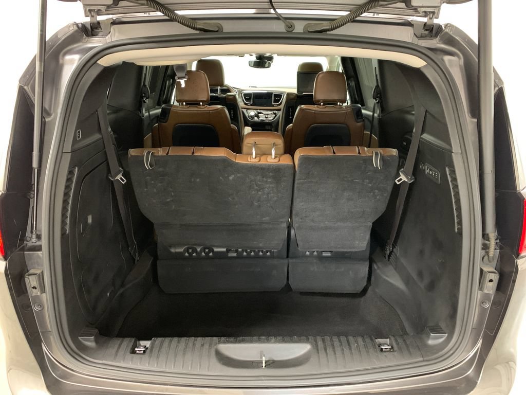 Used 2017 Chrysler Pacifica Limited FWD image 26