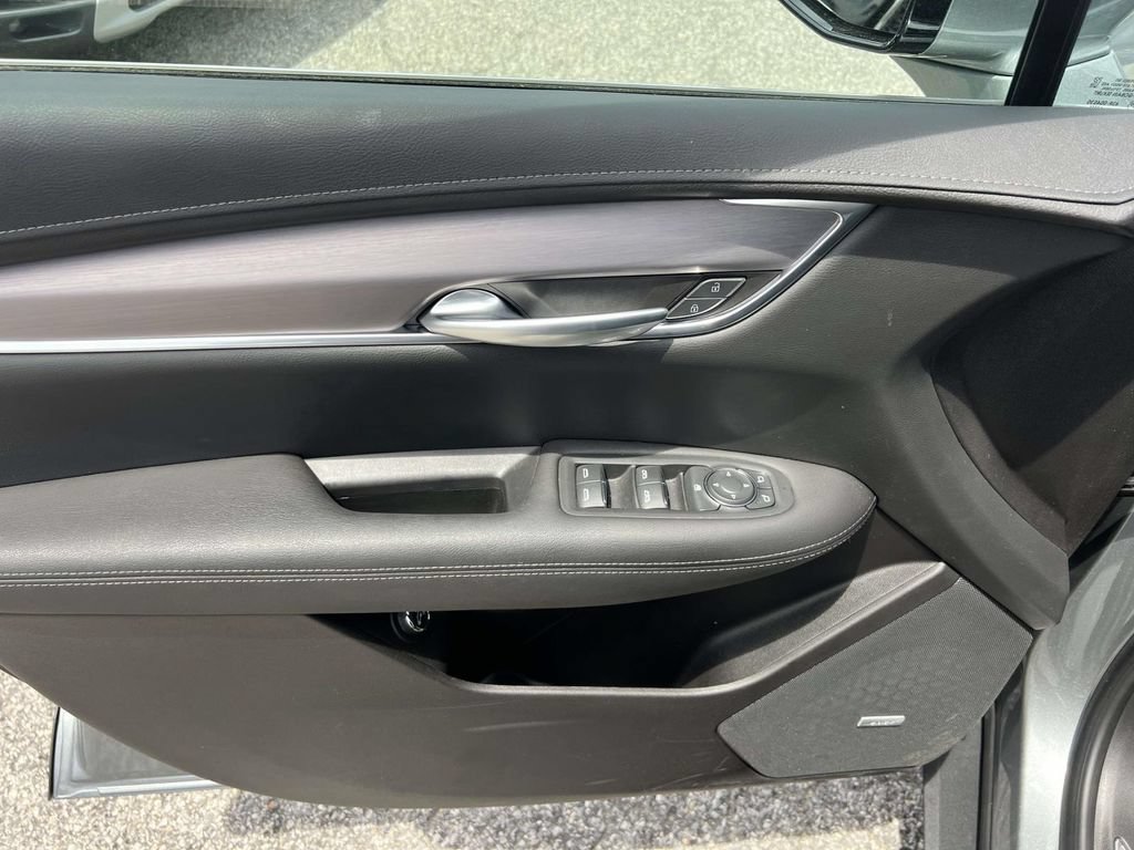 Used 2023 Cadillac XT5 Luxury AWD/4WD image 16