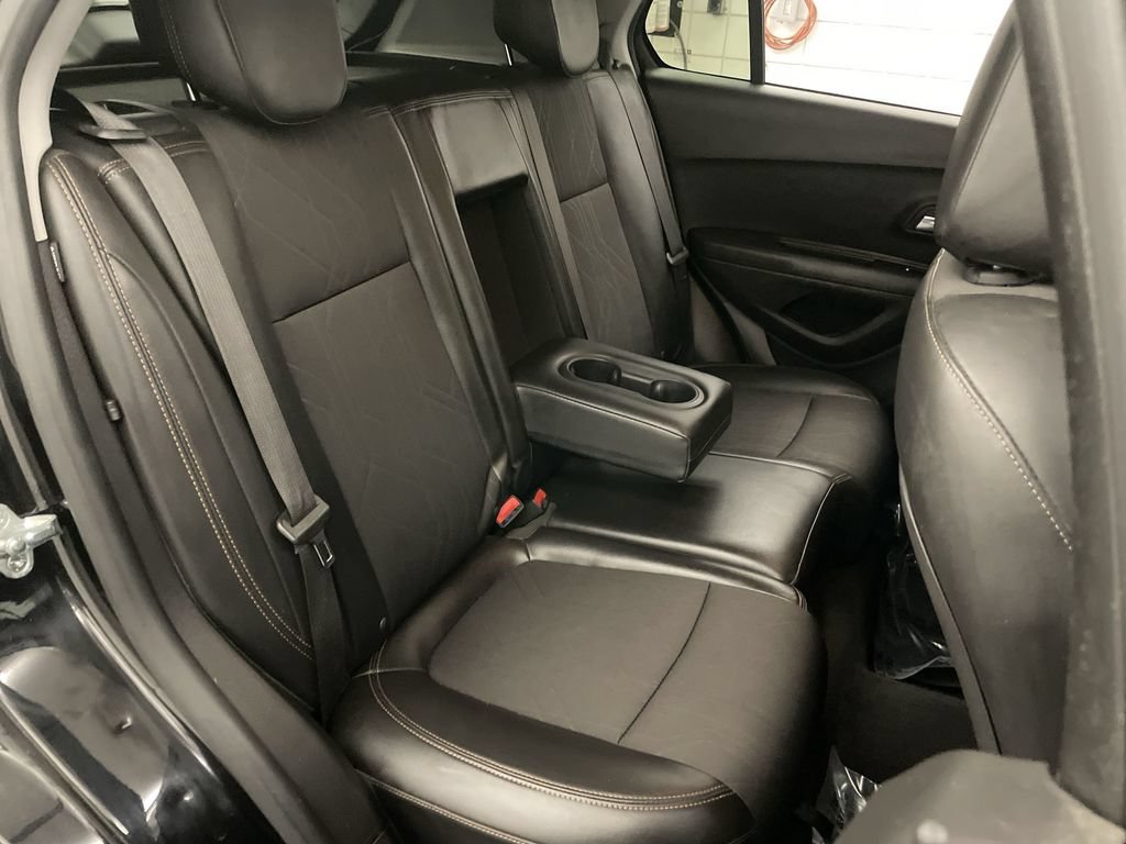 Used 2019 Chevrolet Trax LT w/ LT Convenience Package AWD/4WD image 19