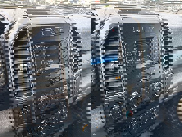 Used 2019 Ford F250 XLT w/ FX4 Off-Road Package image 19