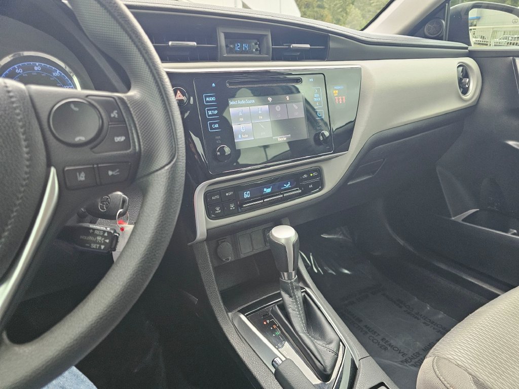 Used 2019 Toyota Corolla LE FWD image 31