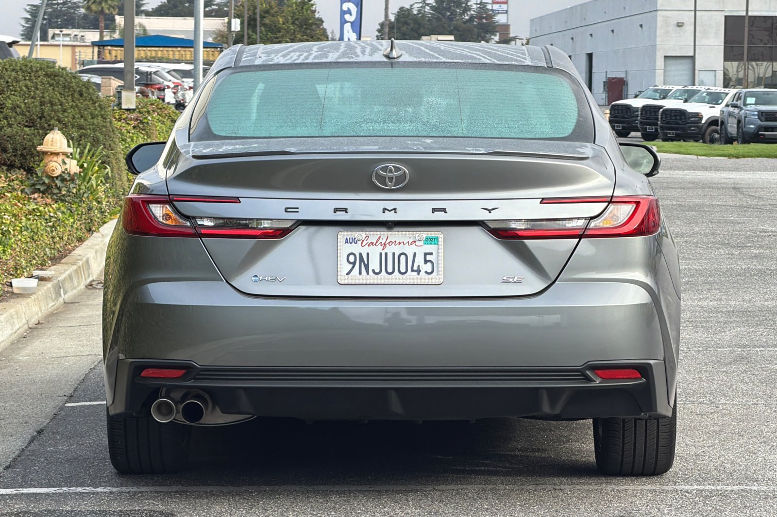 Used 2025 Toyota Camry SE w/ Convenience Package FWD image 5