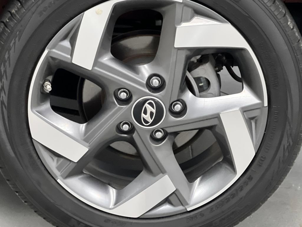 Used 2025 Hyundai Venue SEL image 57