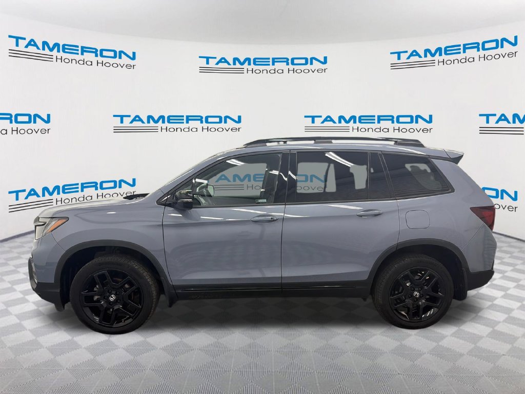 Used 2024 Honda Passport Black Edition image 2