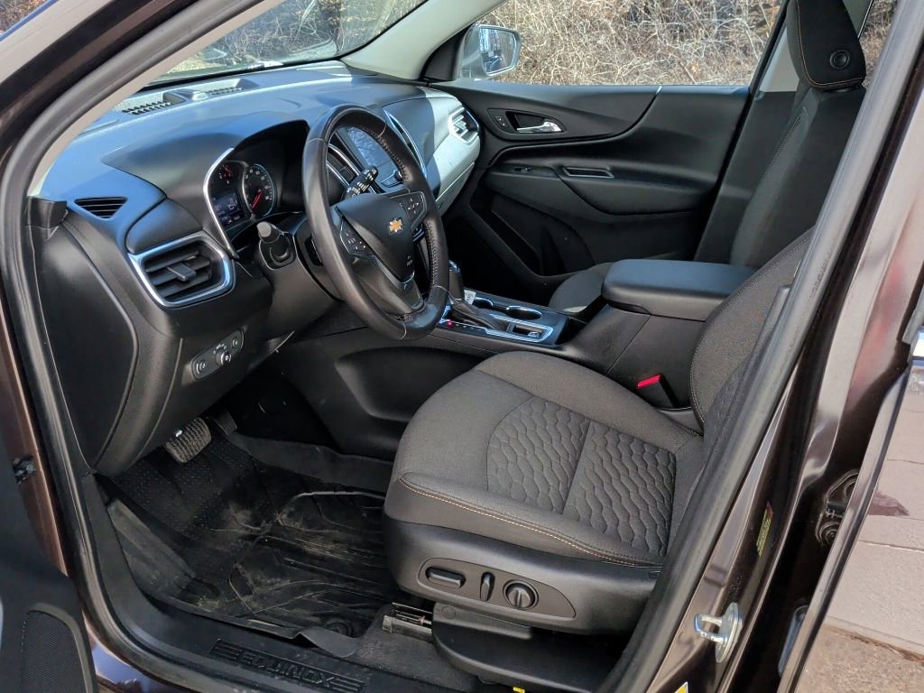 Used 2020 Chevrolet Equinox LT w/ Driver Convenience Package AWD/4WD image 13