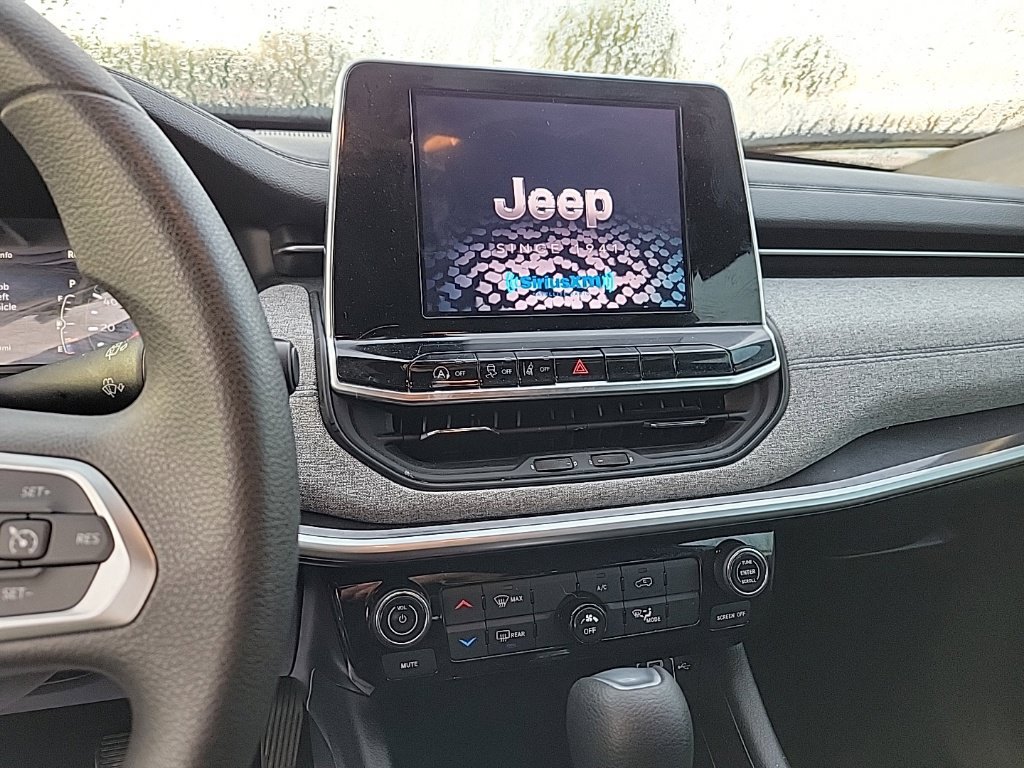 Used 2025 Jeep Compass Sport AWD/4WD image 8