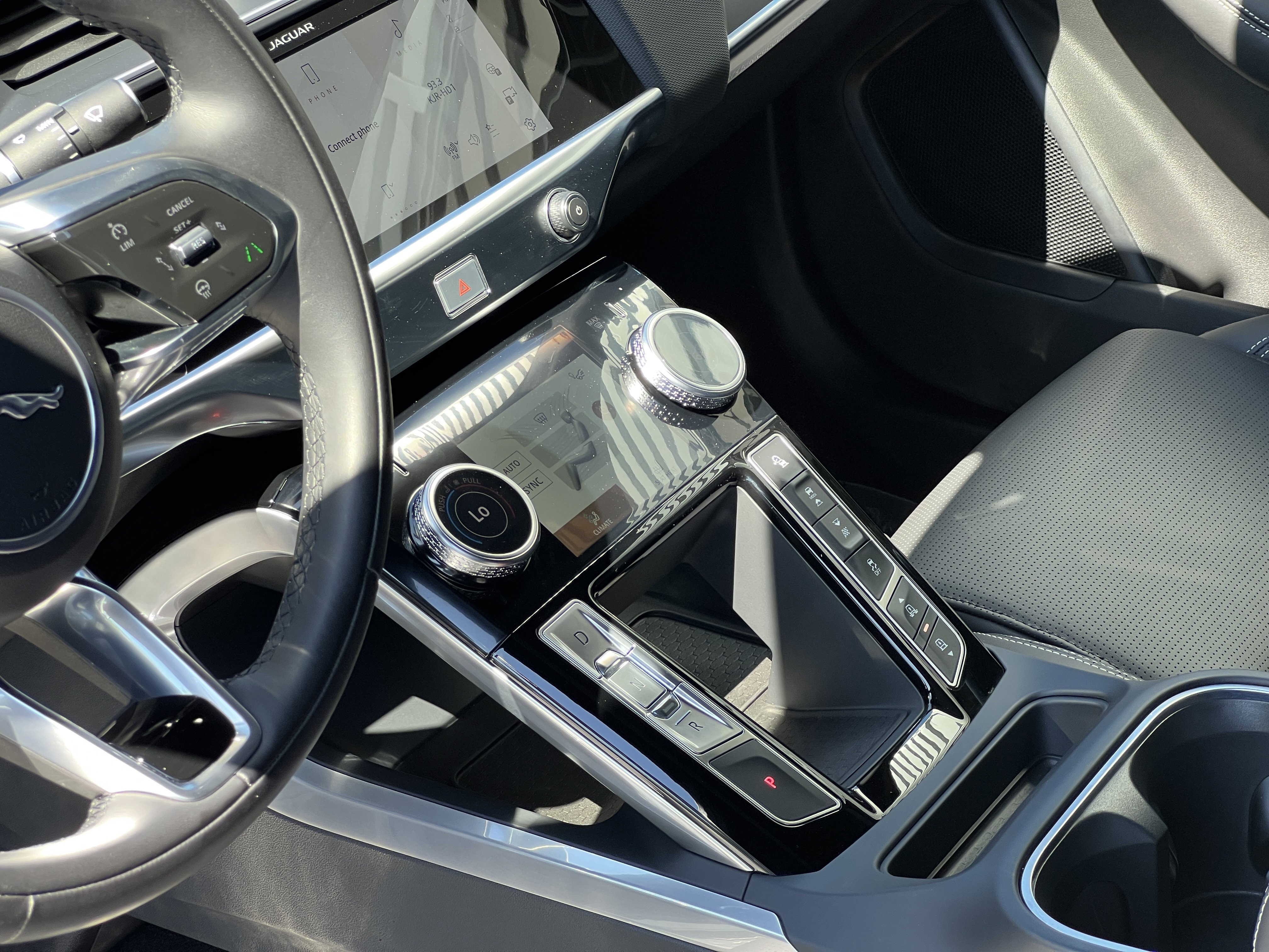 Certified 2024 Jaguar I-PACE R-Dynamic HSE image 24