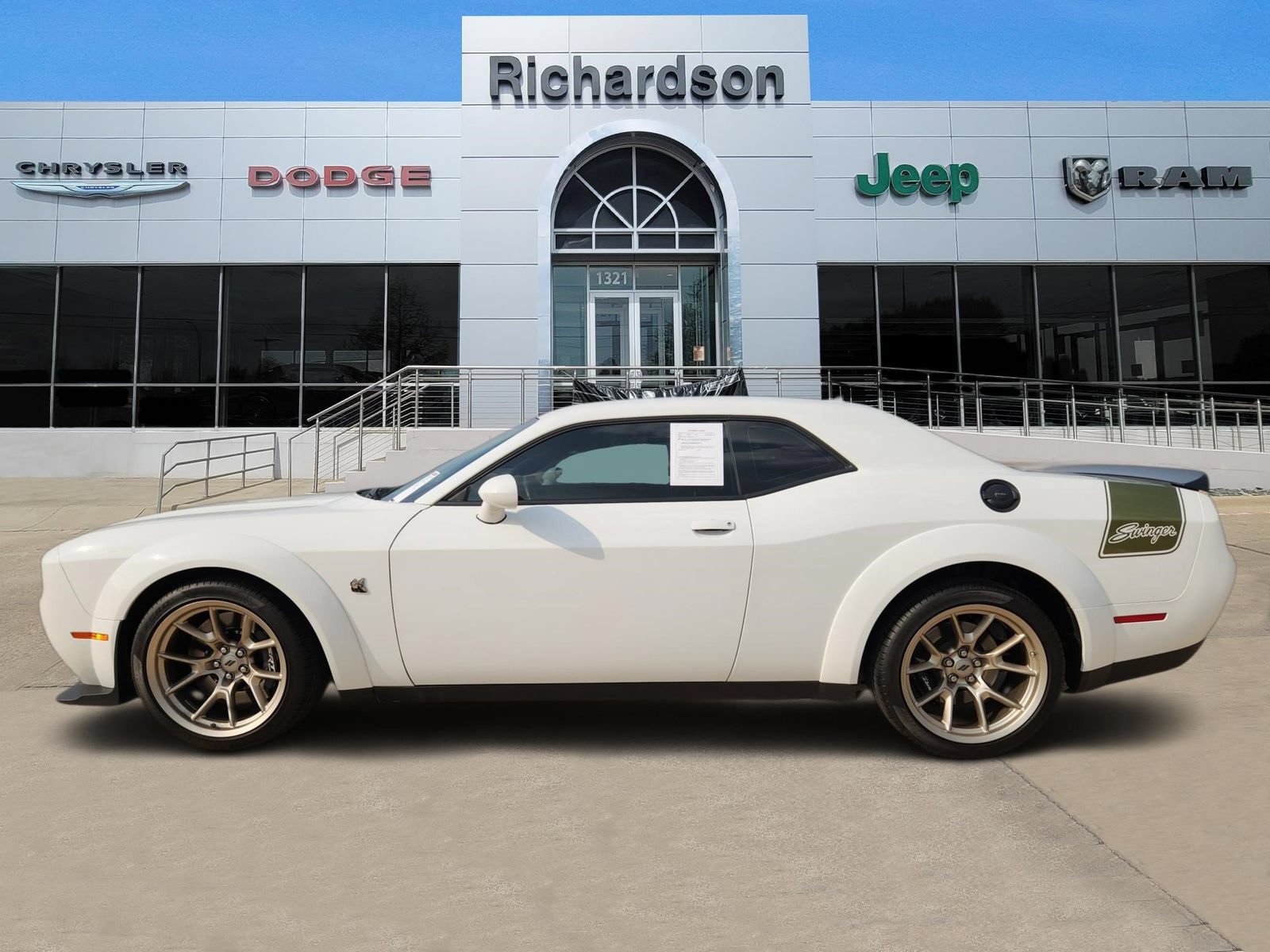 Used 2023 Dodge Challenger R/T Scat Pack RWD image 3