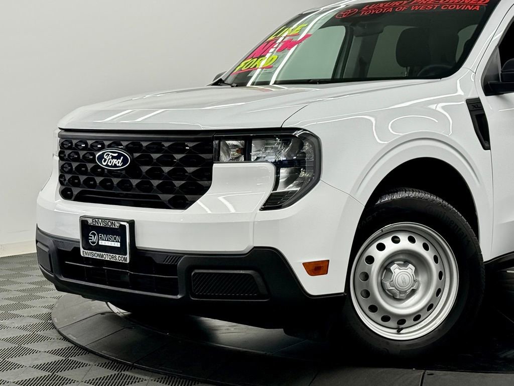 Used 2025 Ford Maverick XL image 3