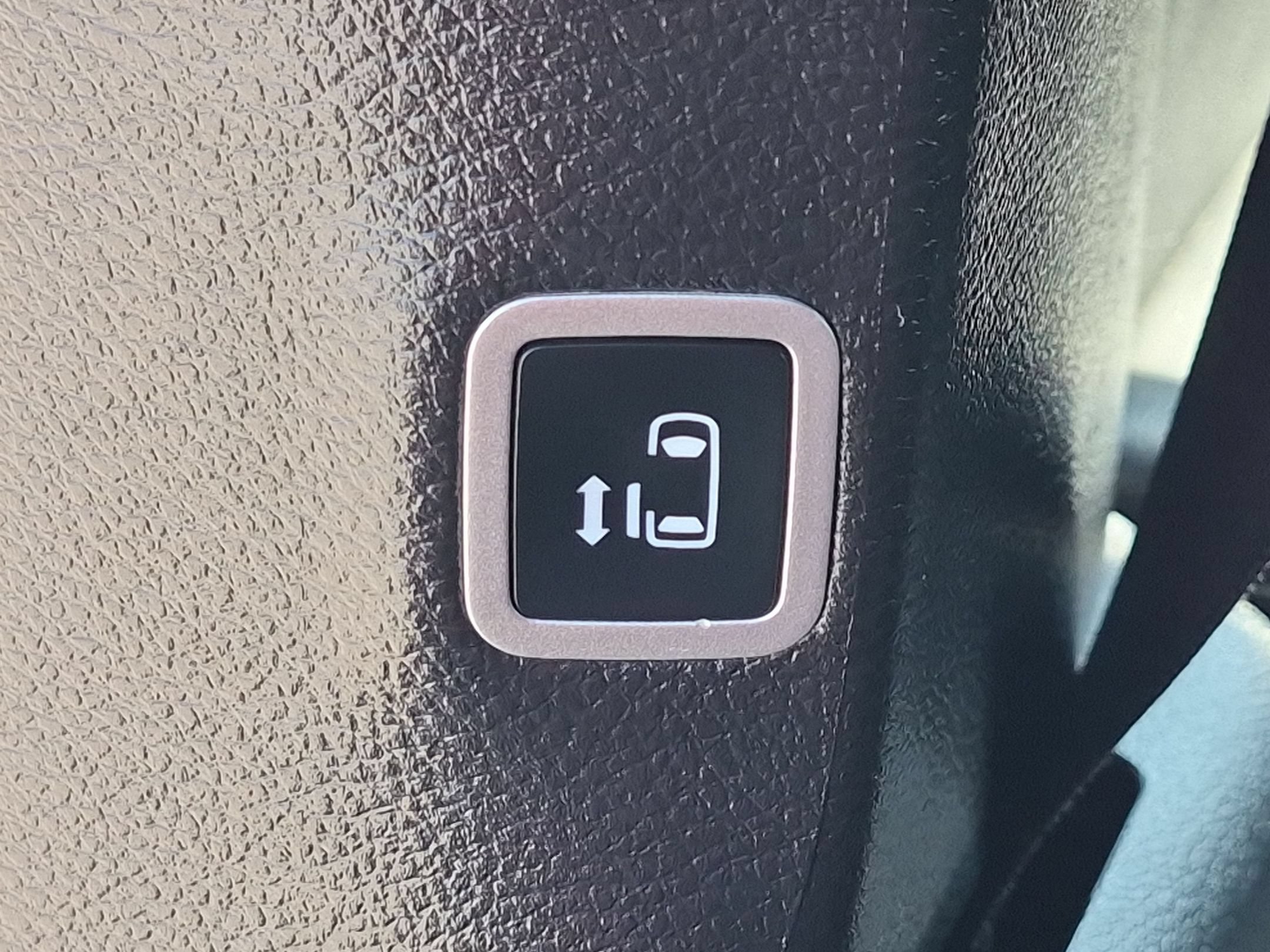 Used 2025 Chrysler Pacifica Select FWD image 30