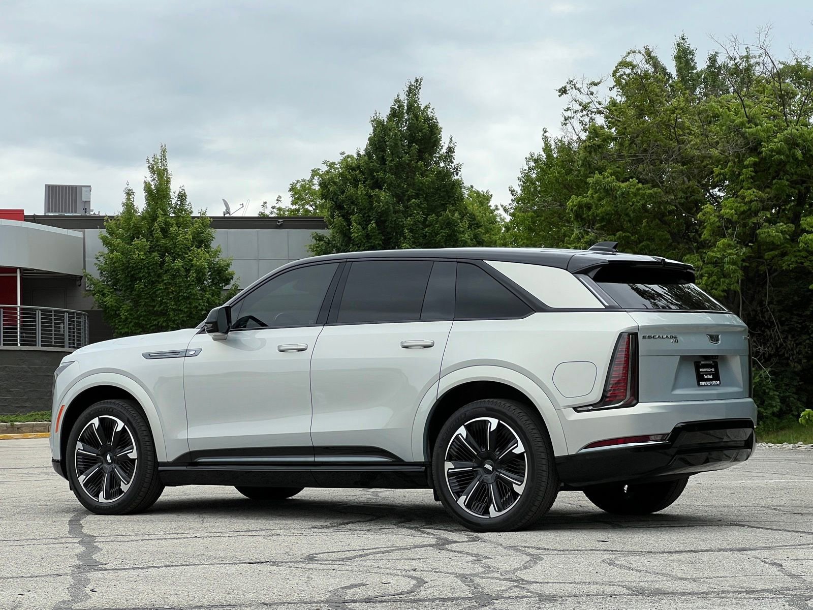 Used 2025 Cadillac Escalade IQ Sport 2 AWD/4WD image 3