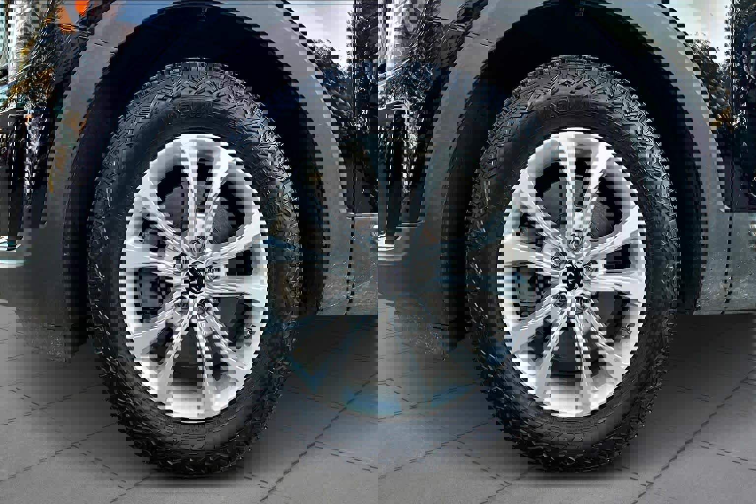 Used 2022 Kia Telluride LX image 10