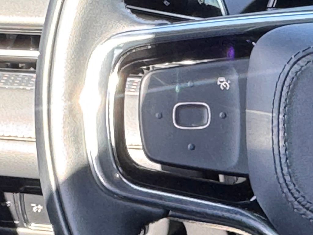 Used 2025 Lincoln Nautilus Reserve w/ Jet Appearance Package image 24