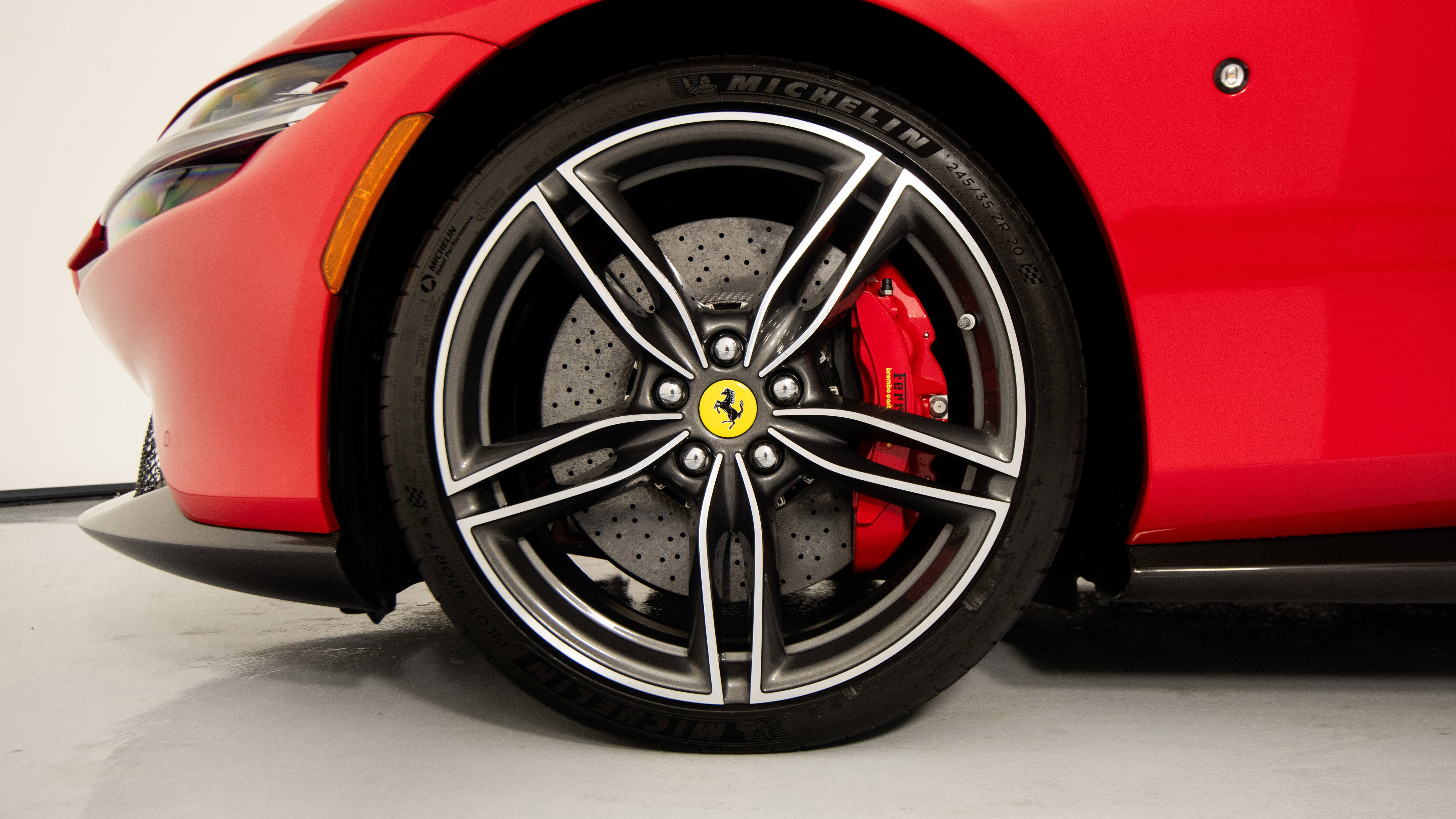 Certified 2025 Ferrari Roma Spider RWD image 10