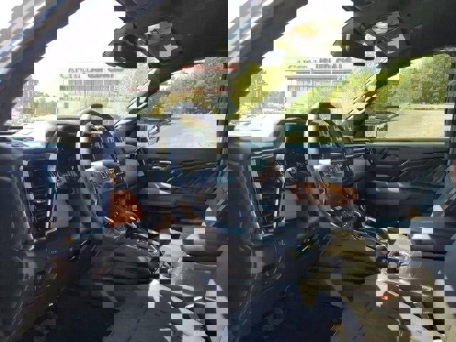 Used 2024 GMC Canyon AT4 image 15