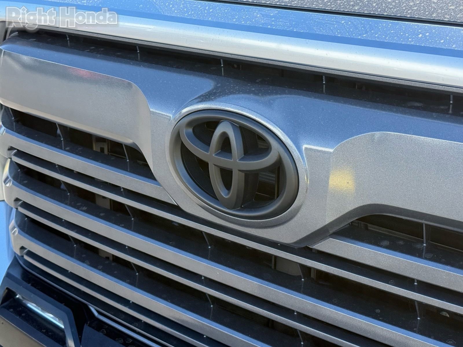 Used 2025 Toyota Tundra Limited AWD/4WD image 32