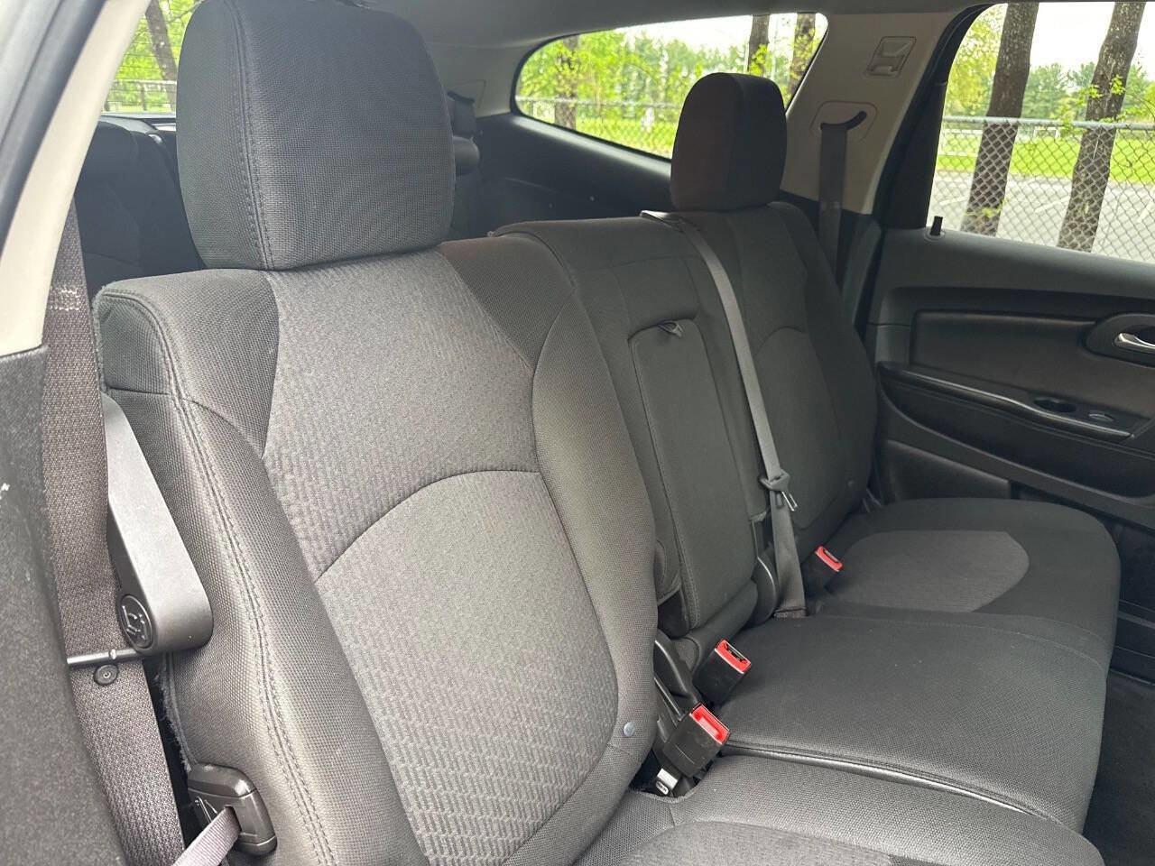 Used 2011 Chevrolet Traverse LT w/ Personal Connectivity Package AWD/4WD image 19