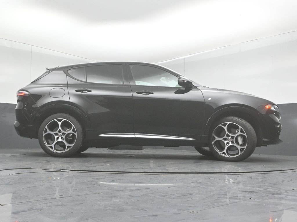 Used 2024 Alfa Romeo Tonale Ti w/ Premium Interior Package image 38