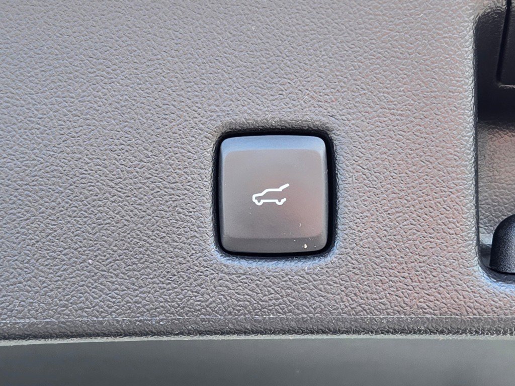 Used 2022 Ford Escape SEL w/ Technology Package image 14