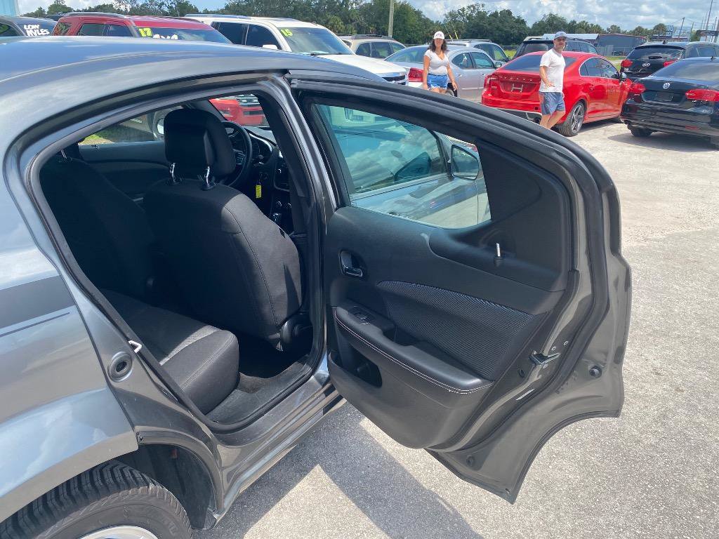 Used 2013 Dodge Avenger SE FWD image 19