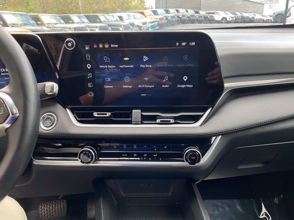 Used 2026 Chevrolet Equinox LT AWD/4WD image 16