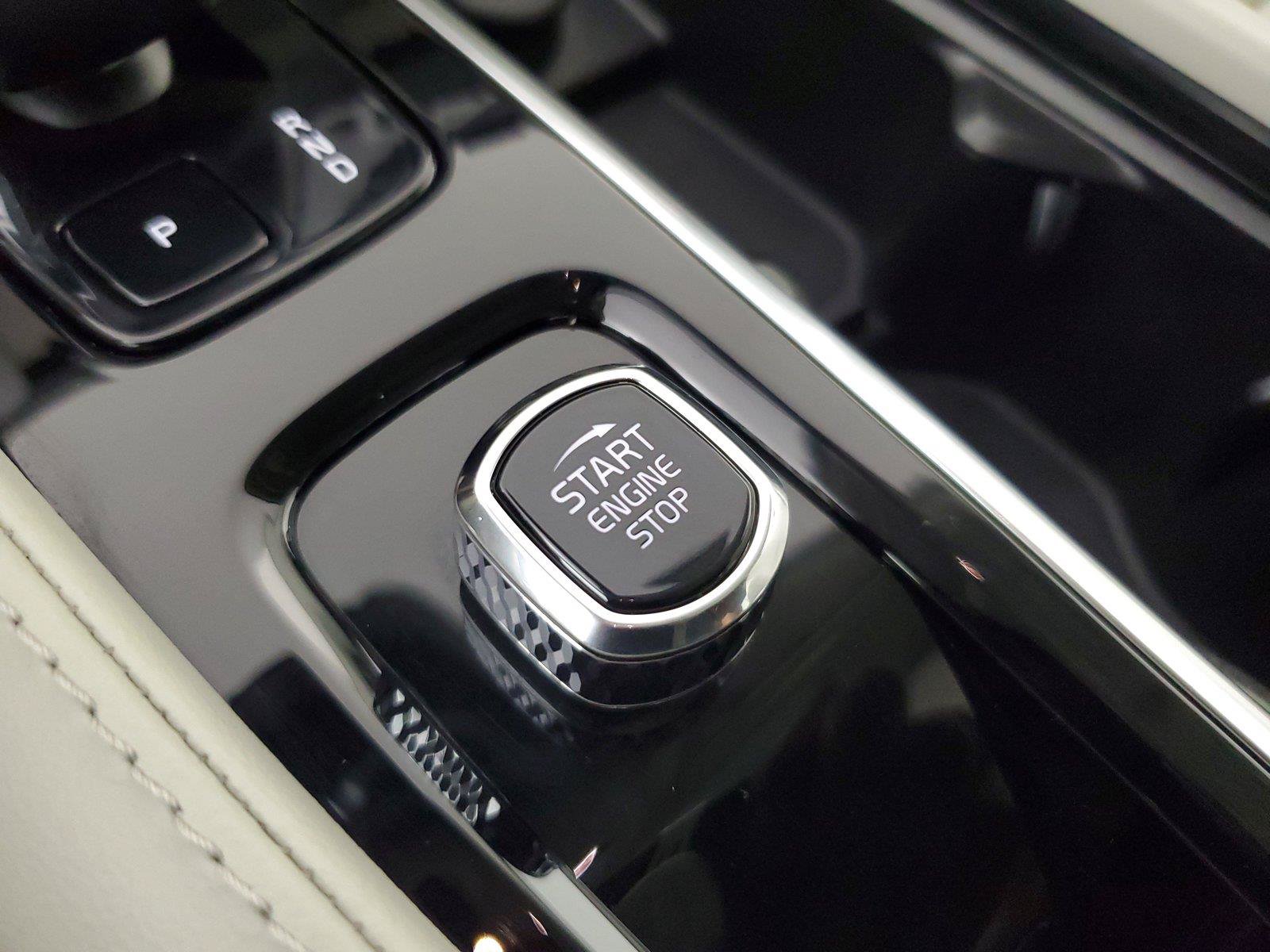 Used 2024 Volvo XC90 T8 Plus AWD/4WD image 30