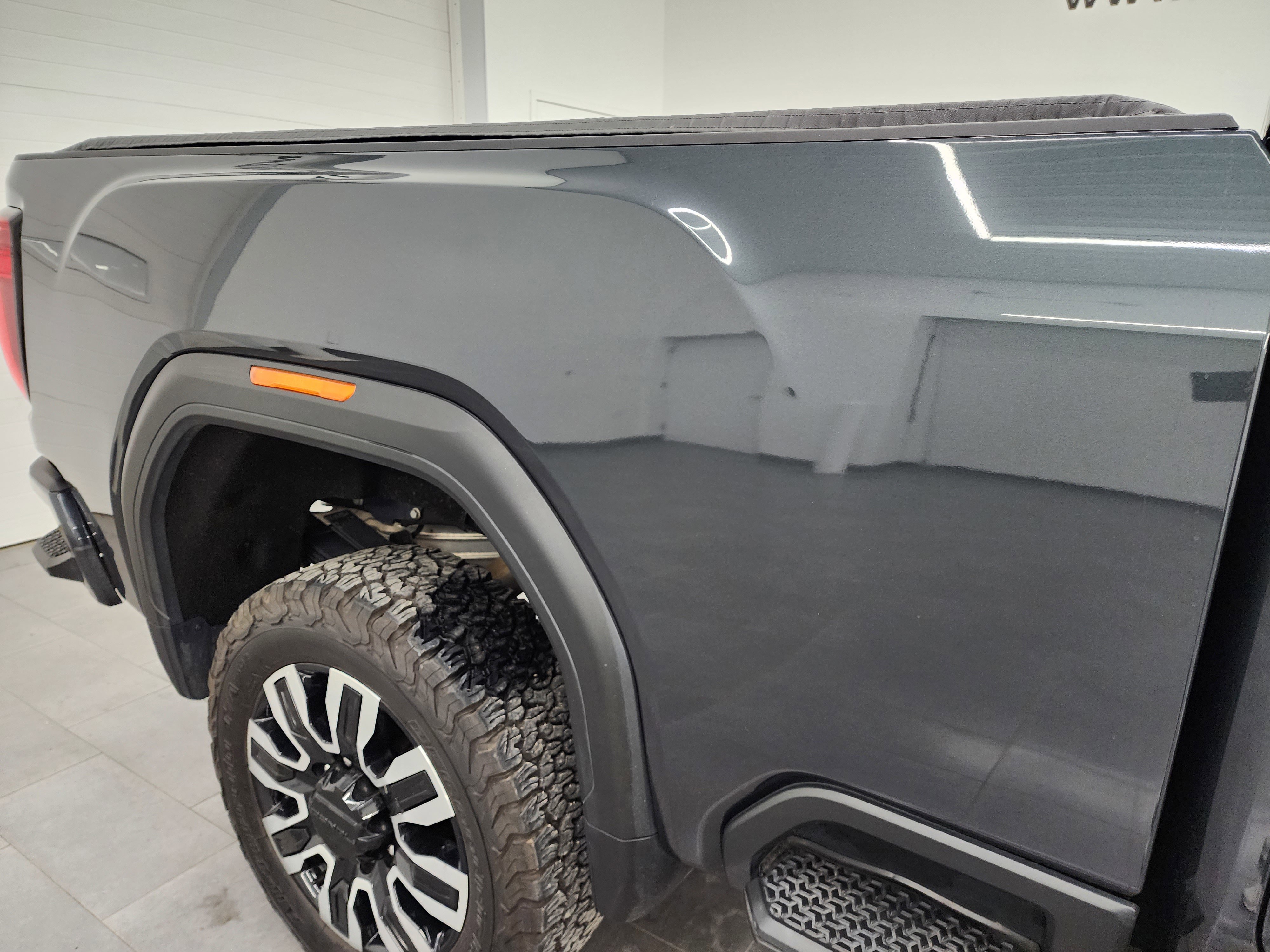 Used 2023 GMC Sierra 3500 Denali w/ Denali Ultimate Package image 28