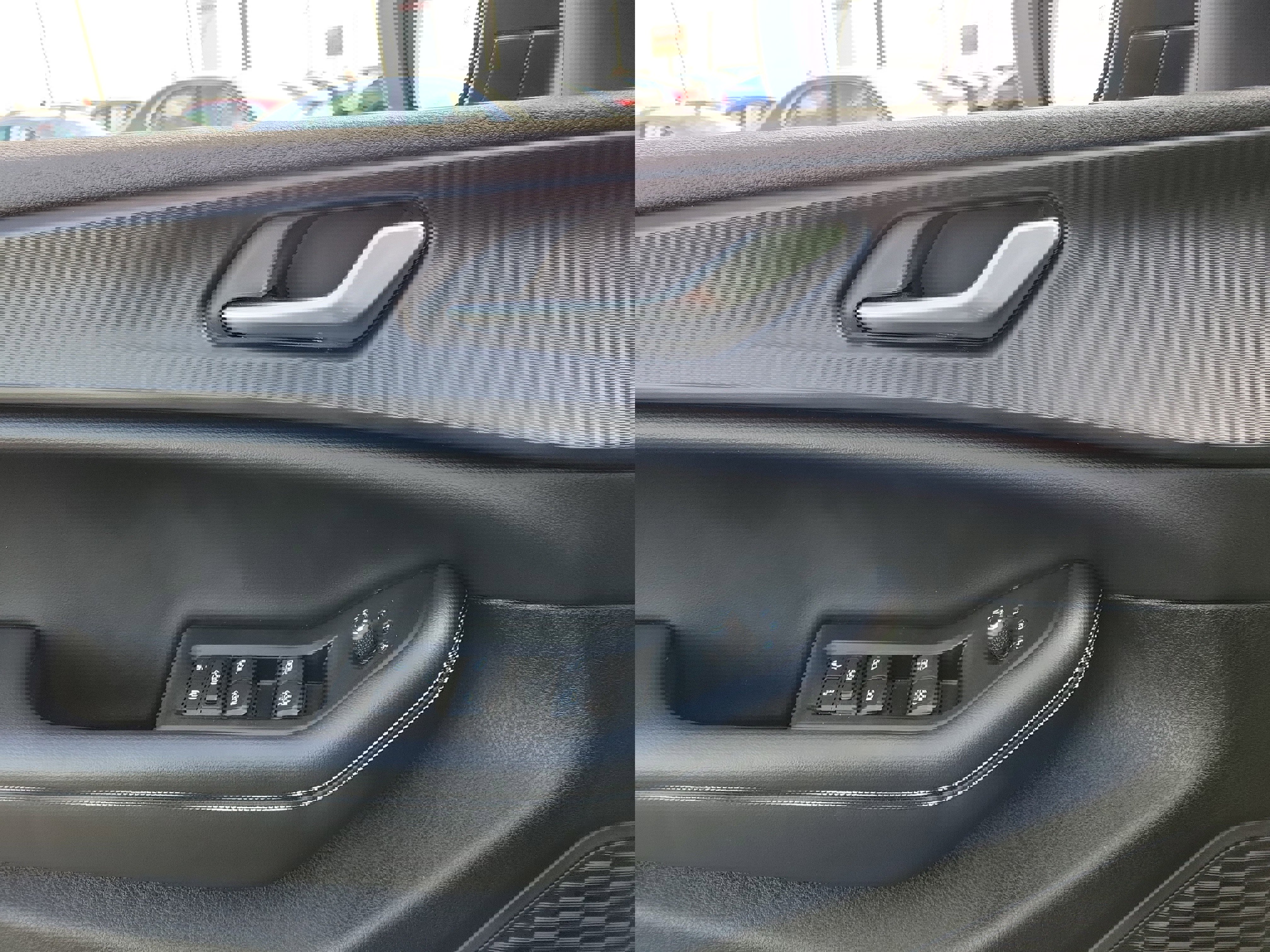 Used 2024 Jeep Grand Cherokee Laredo image 17