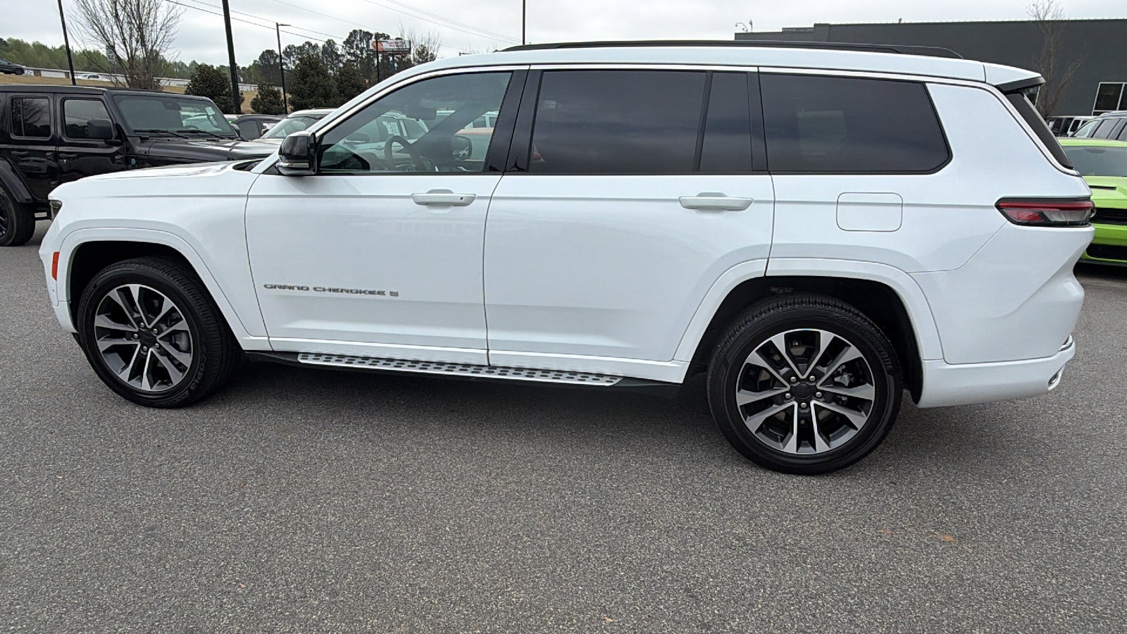 Certified 2025 Jeep Grand Cherokee L Overland w/ Luxury Tech Group IV image 11