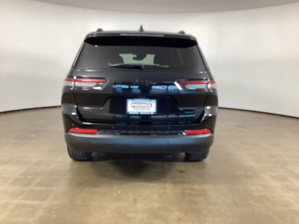 Used 2024 Jeep Grand Cherokee L Limited w/ Black Appearance Package AWD/4WD image 8