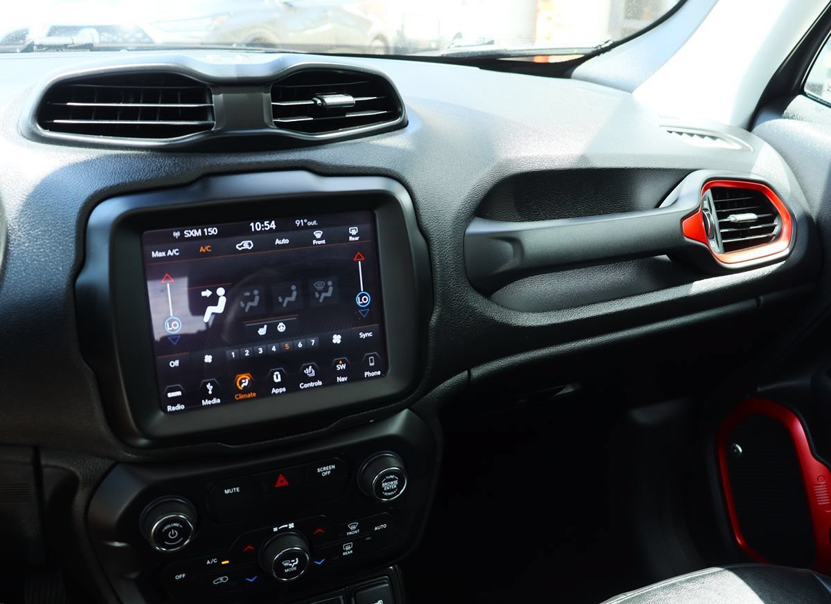 Used 2019 Jeep Renegade Trailhawk AWD/4WD image 43