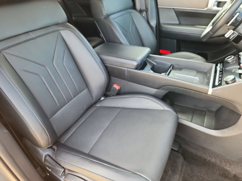 Used 2025 Hyundai Santa Fe SEL AWD/4WD image 13