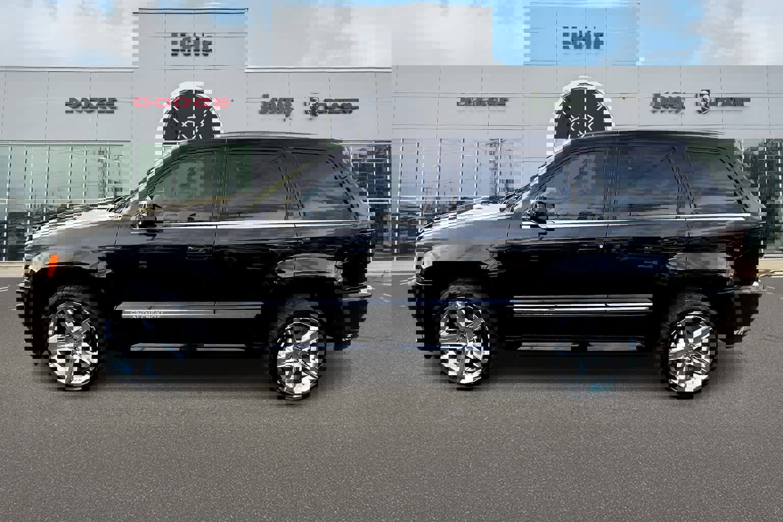 Used 2007 Jeep Grand Cherokee SRT8 w/ SRT Option Group I image 3