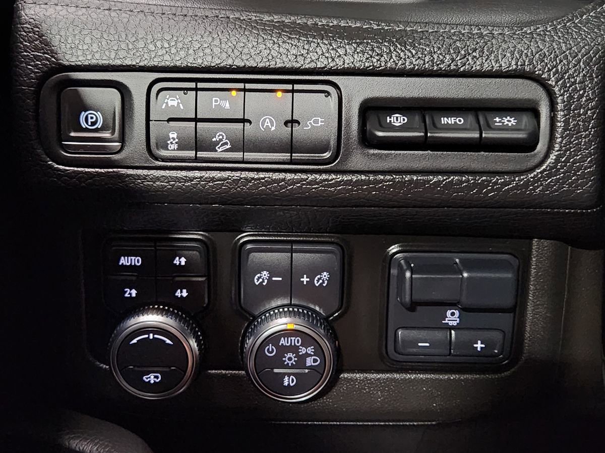 Used 2021 GMC Yukon Denali w/ Denali Ultimate Package AWD/4WD image 43