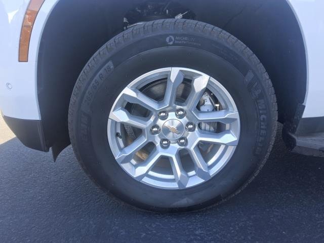 Used 2026 Chevrolet Suburban LS AWD/4WD image 25