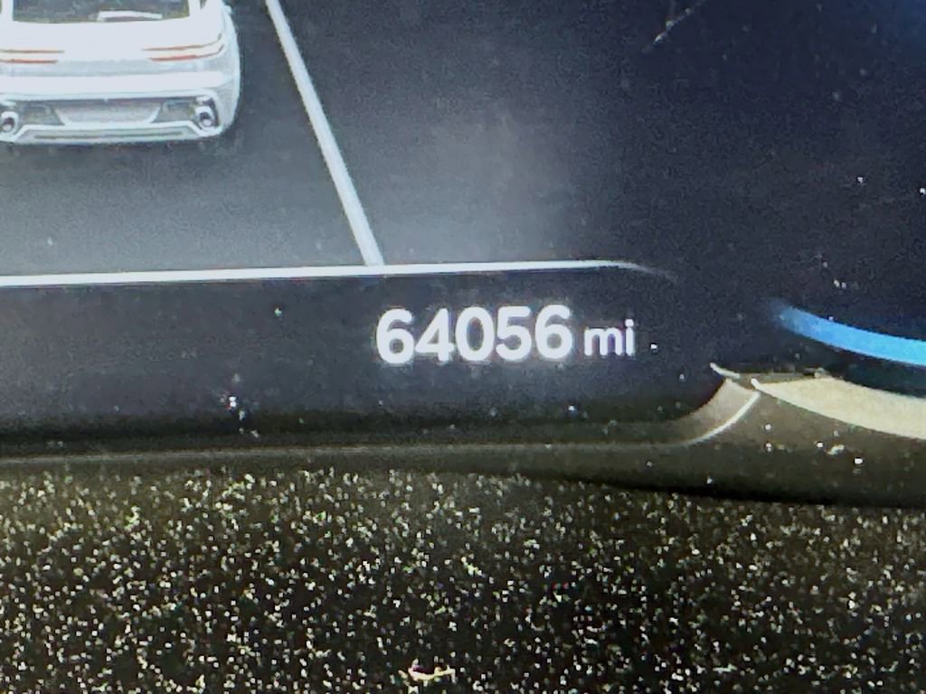 Used 2023 Genesis GV70 2.5T w/ Advanced Package image 33