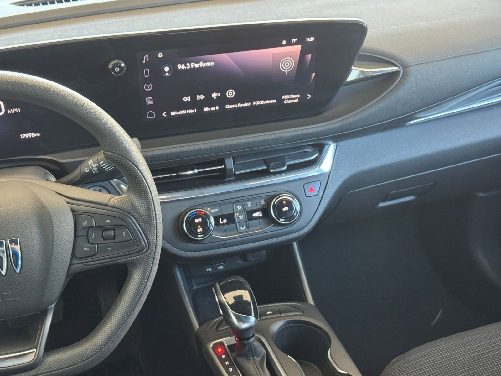 Used 2025 Buick Envista Preferred image 20