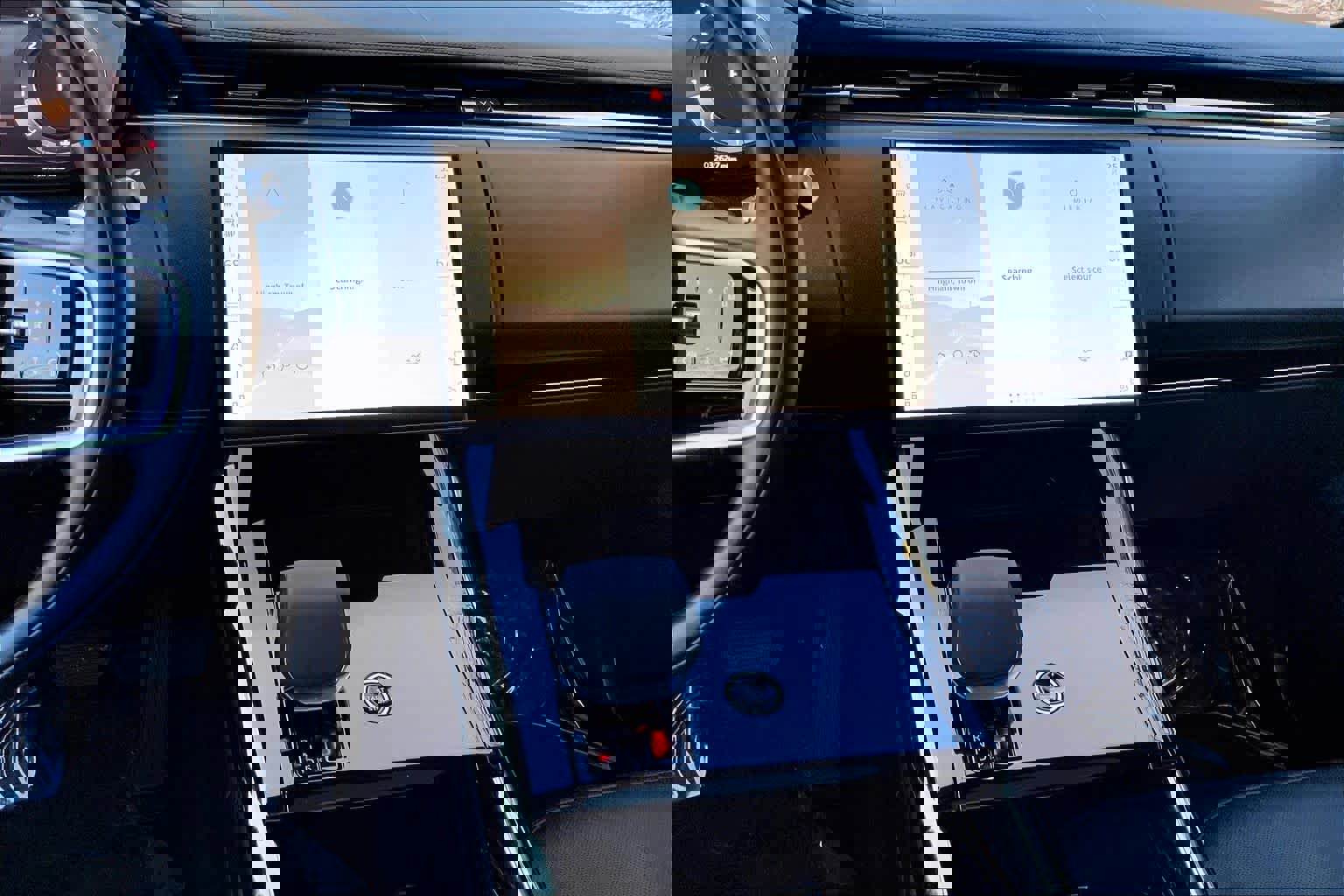 Used 2024 Land Rover Range Rover Sport SE image 6