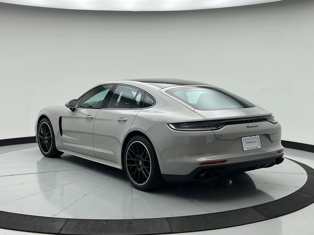 Used 2023 Porsche Panamera image 3