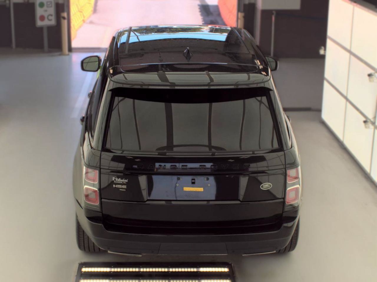 Used 2020 Land Rover Range Rover HSE AWD/4WD image 3