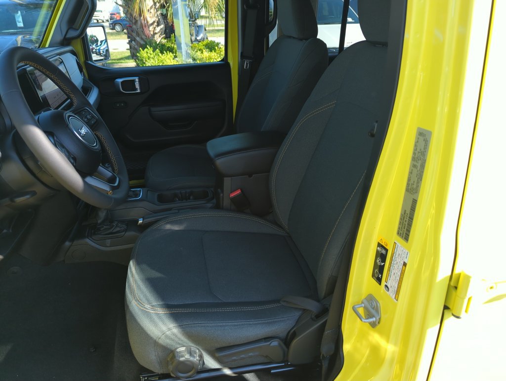 Used 2024 Jeep Wrangler Unlimited Sport AWD/4WD image 11