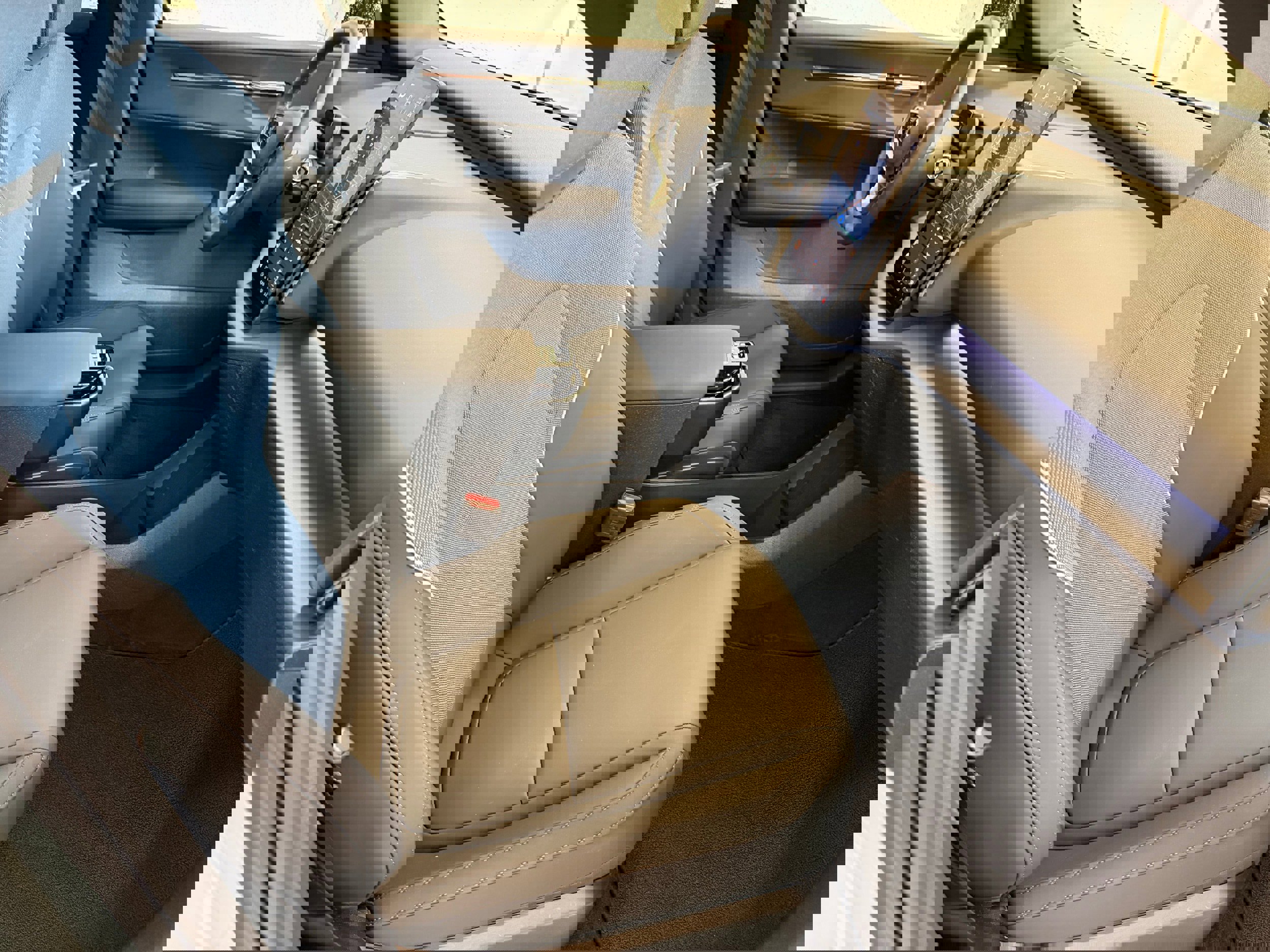 Certified 2025 Volvo EX30 Ultra image 26