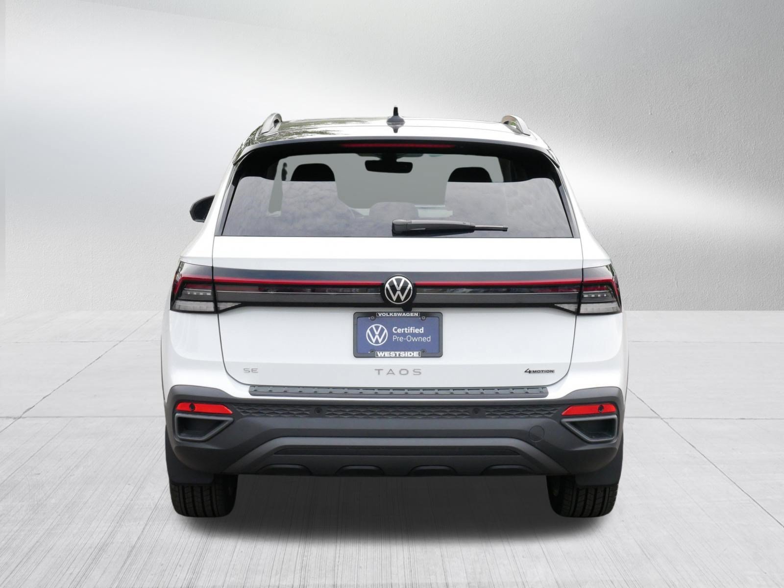 Certified 2025 Volkswagen Taos SE AWD/4WD image 6