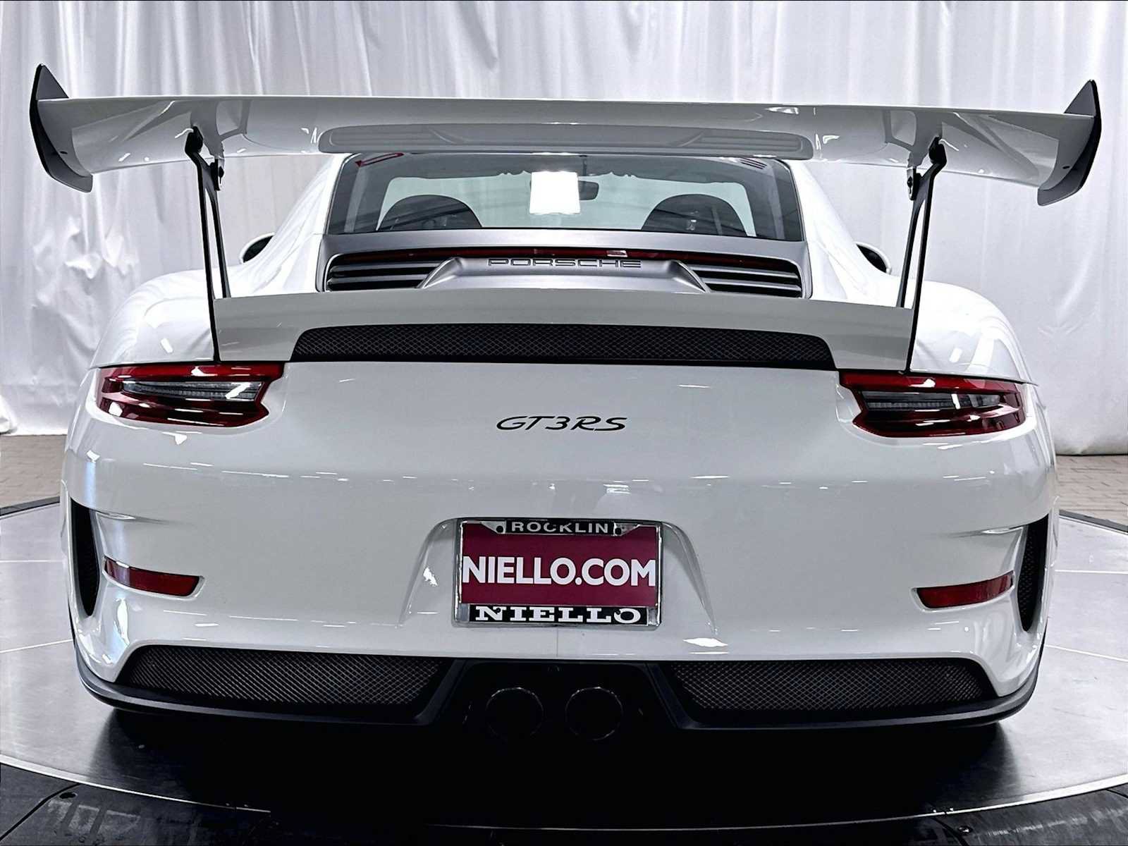 Used 2019 Porsche 911 GT3 RS RWD image 8