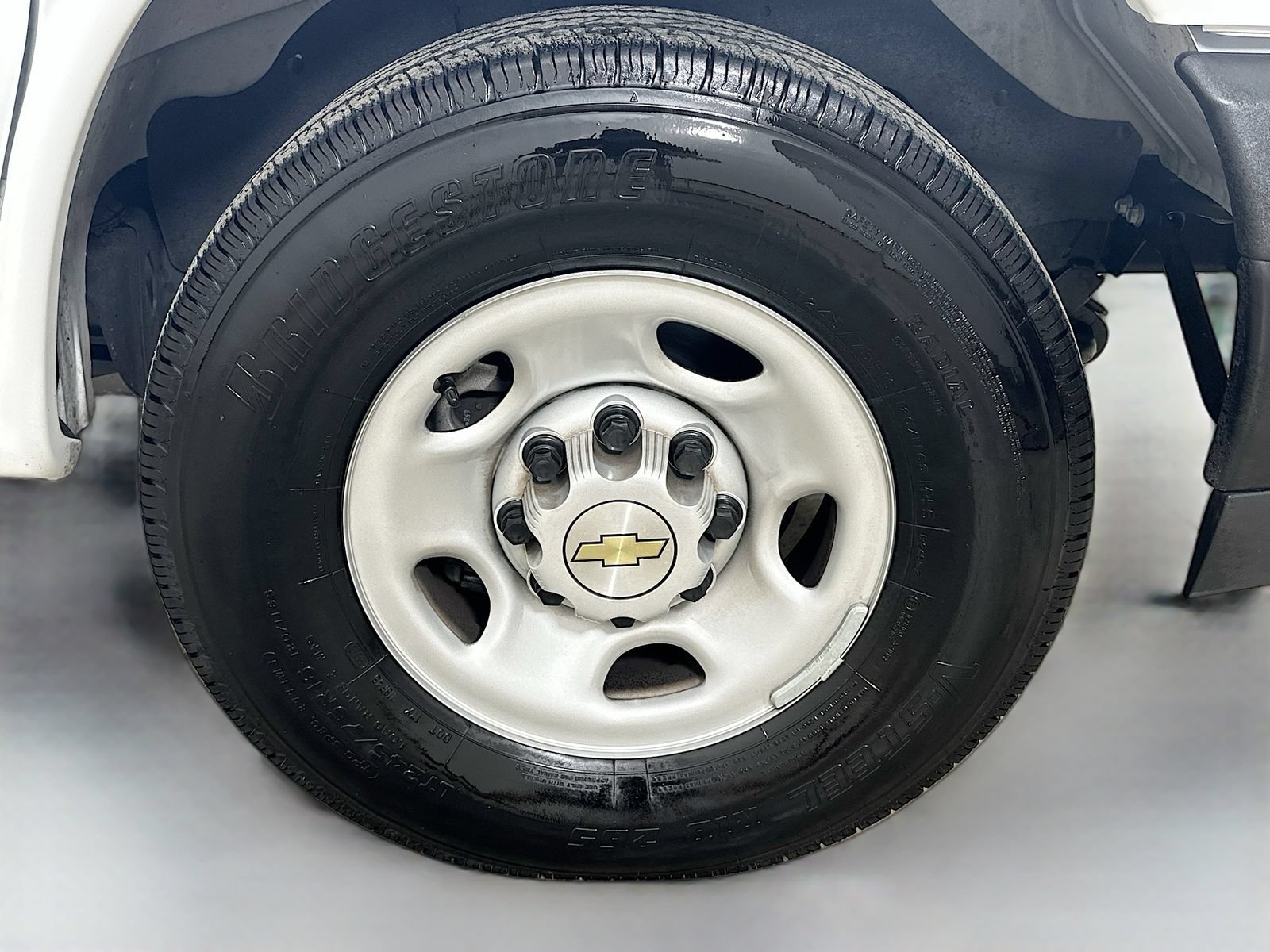 Used 2025 Chevrolet Express 2500 w/ Enhanced Convenience Package RWD image 10