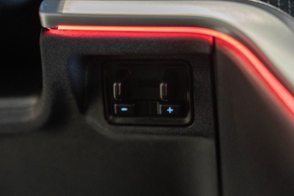 Used 2025 Ford Expedition Platinum w/ Stealth Appearance Package AWD/4WD image 29