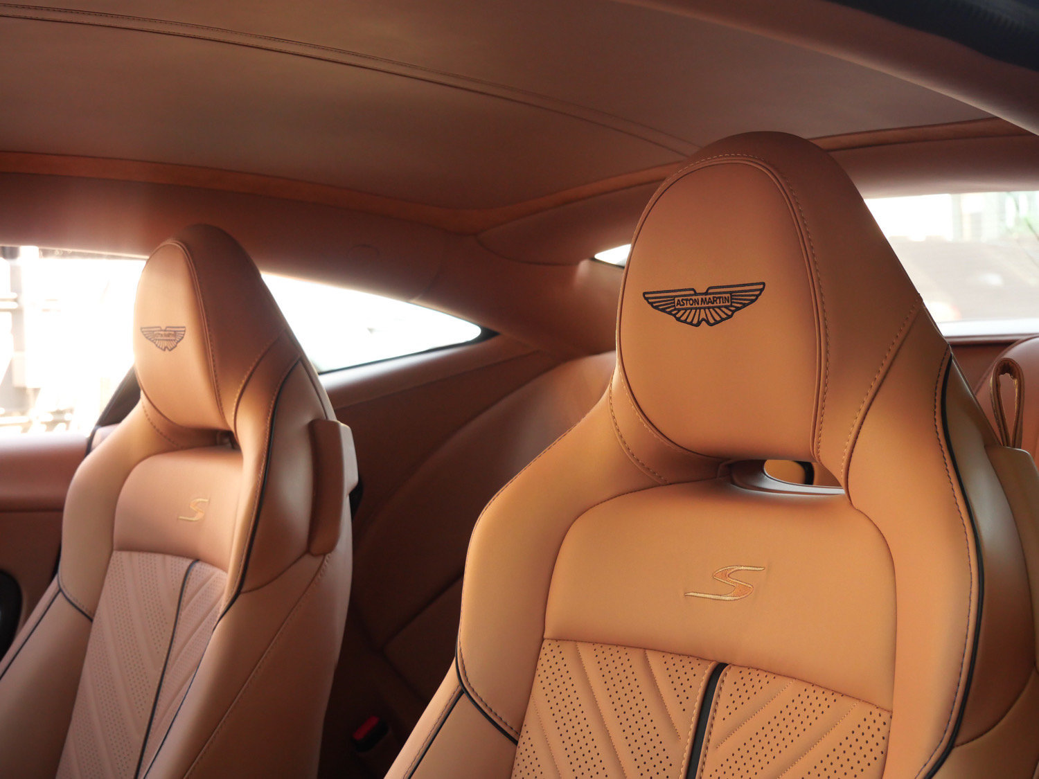 New 2026 Aston Martin DB12 Coupe RWD image 5
